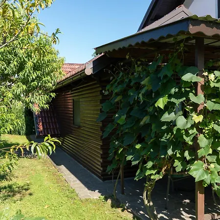 Apartma Ob Kolpi Krizan * Gradac