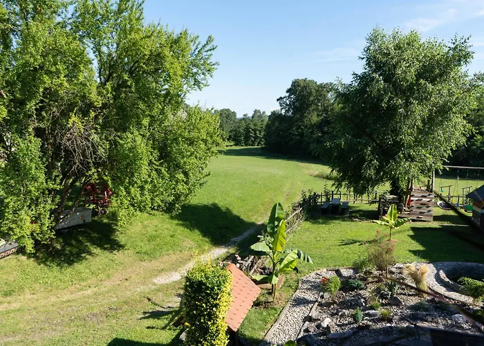 Apartma Ob Kolpi Krizan בית נופש Gradac